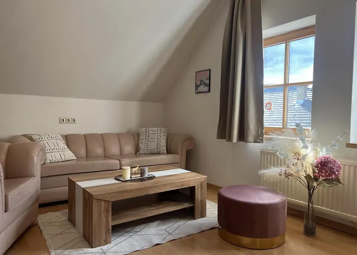 Hillside Home In The Heart Of Tamsweg, Perfect Retreat For A Cozy Stay In The Valley